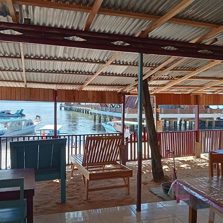 Mamalis Homestay มานาโด ภายนอก รูปภาพ