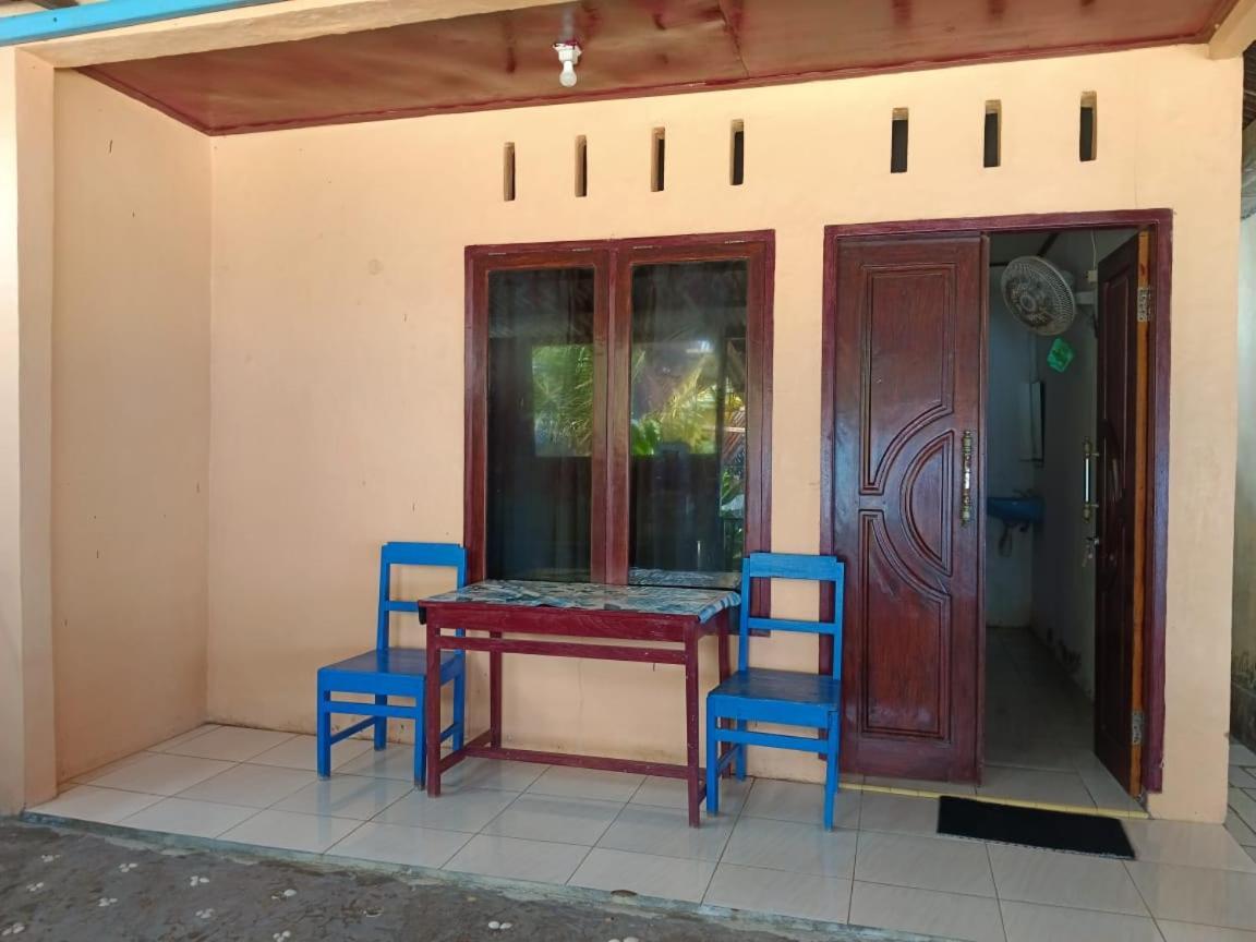 Mamalis Homestay มานาโด ภายนอก รูปภาพ