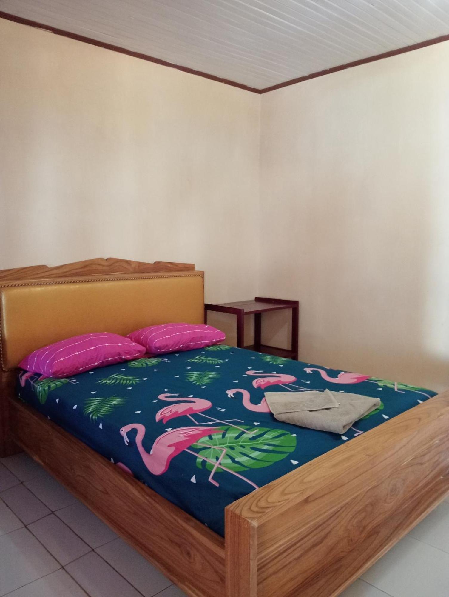 Mamalis Homestay มานาโด ภายนอก รูปภาพ